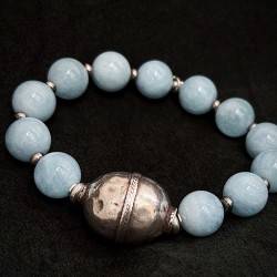 Aquamarin-Edelstein-Armband mit Vintage-Silberperle | buddhapearls Berlin