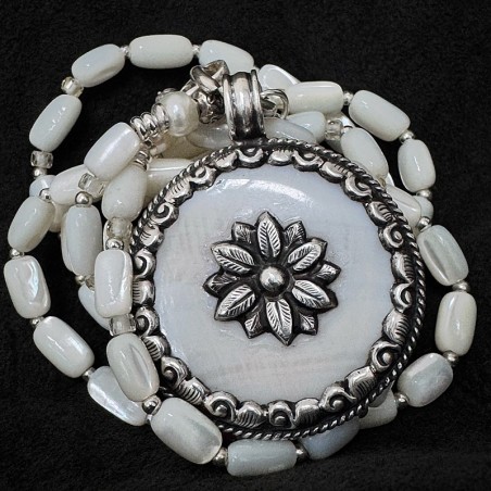 Lange Edelstein Kette aus Perlmutt, Hämatit & Silber – Unikat | buddhapearls