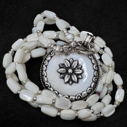 Lange Edelstein Kette aus Perlmutt, Hämatit & Silber – Unikat | buddhapearls