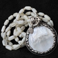 Lange Edelstein Kette aus Perlmutt, Hämatit & Silber – Unikat | buddhapearls