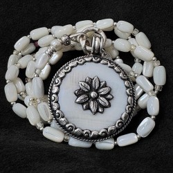 Lange Edelstein Kette aus Perlmutt, Hämatit & Silber – Unikat | buddhapearls