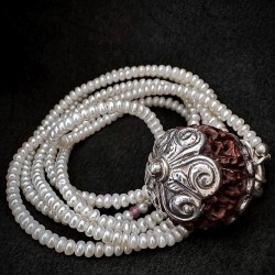 Lange Keshi-Perlenkette mit Rudraksha & Silber | buddhapearls