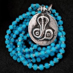 Lange Kette aus antiken White Hearts Glasperlen & Silber | buddhapearls